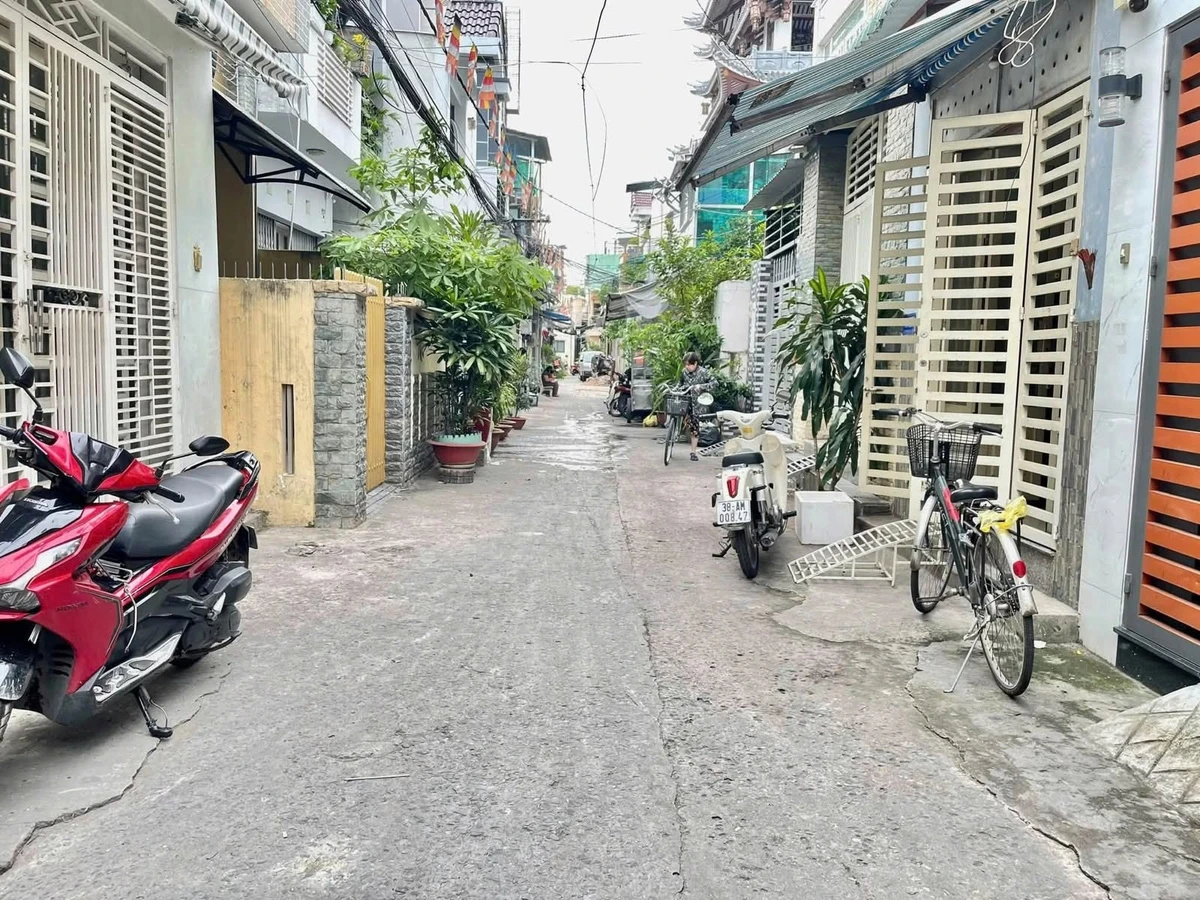 Bán nhà hẻm Âu Dương Lân Quận 8, 49,3m², 3 tầng 4PN, giá nhỉnh 8 tỷ - Ảnh thu nhỏ 3