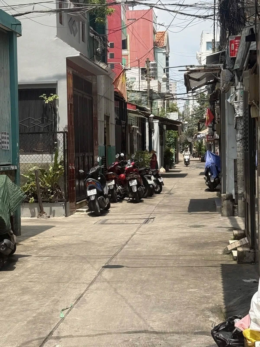 Bán nhà phố 5PN 4WC hẻm xe hơi, 45m², Quận 10, 7,449 tỷ - Ảnh thu nhỏ 3
