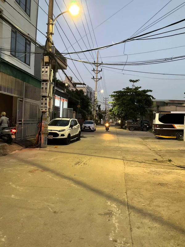 Bán nhà 3 tầng 50m2, 3PN 4WC, Hạ Long