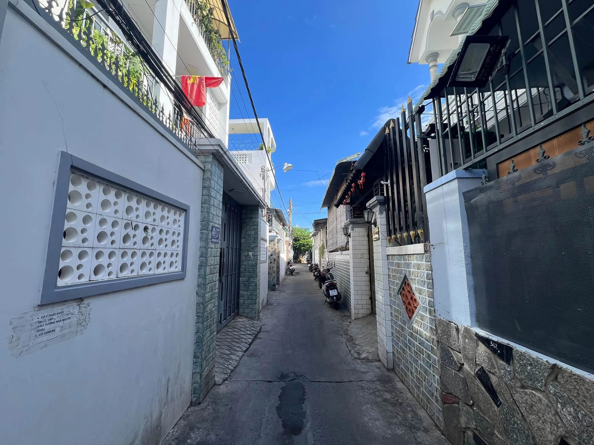 Bán nhà 1 trệt 1 lầu 93.5m² Lương Ngọc Quyến, Phan Thiết, 2.3 tỷ - Ảnh 1