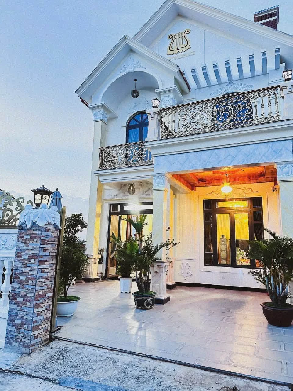 Bán villa 4PN full nội thất view thành phố Đà Lạt 197,7m² - Ảnh 1