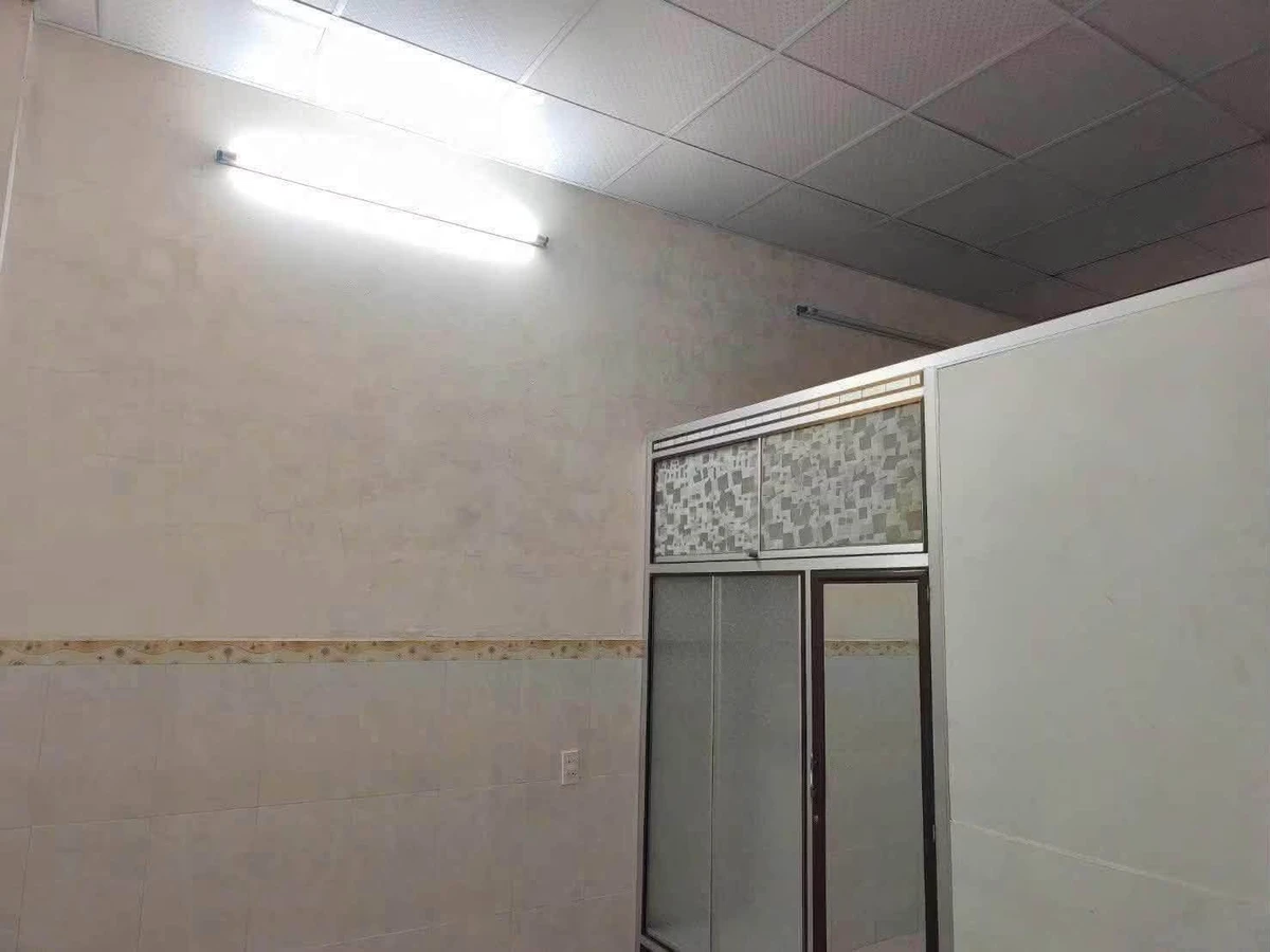 Bán nhà 1 trệt 1 lầu KDC F2 đường Lê Thị Huỳnh, Bạc Liêu, 90m2, giá 2 tỷ - Ảnh thu nhỏ 2