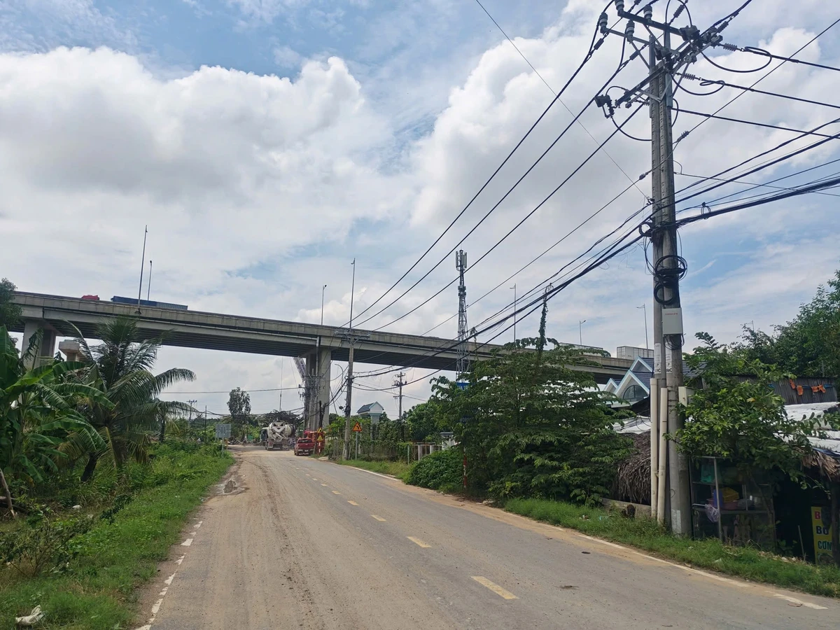 Bán lô đất mặt tiền 832m2 kế Vành đai 2, TP Thủ Đức, giá 13 tỷ - Ảnh thu nhỏ 2