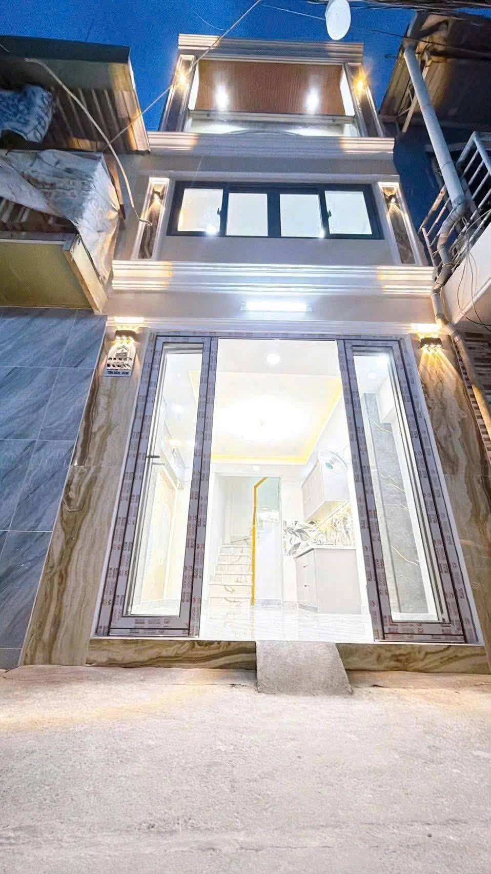 Bán nhà mini 3 tầng 2PN đường Tôn Đản Quận 4, giá 3,1 tỷ - Ảnh 1