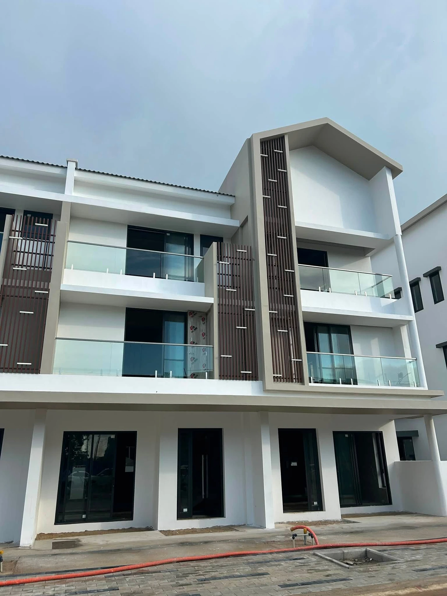 Bán nhà 3 tầng 102m² hơn 4 tỷ tại VSIP Nghệ An - Ảnh 1