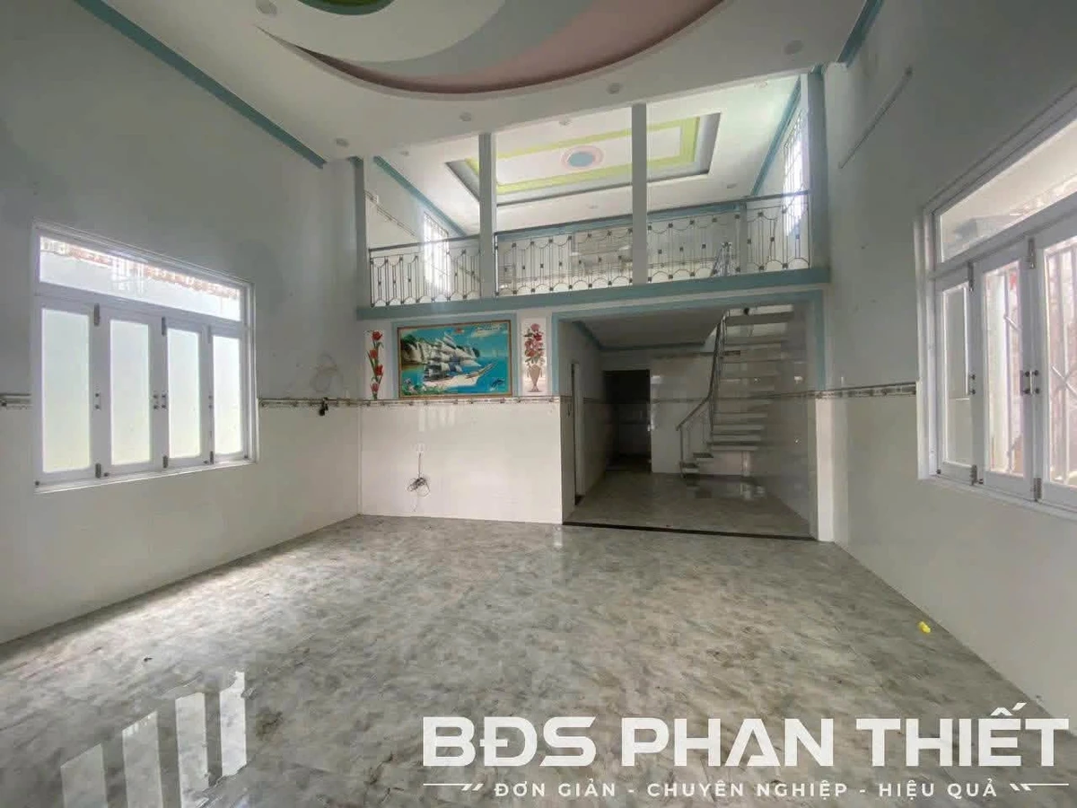 Bán nhà 180m2 góc Tôn Đức Thắng cạnh biển, 2 tỷ 580 triệu Phan Thiết - Ảnh 1