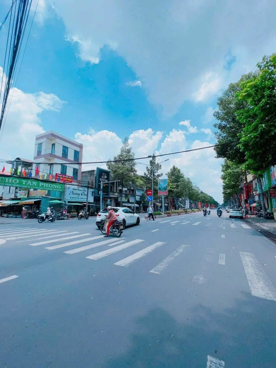 Bán nhà 1 trệt 2 lầu 74,5m2 mặt tiền kinh doanh gần chợ Tân Phong, Biên Hòa - Ảnh thu nhỏ 2