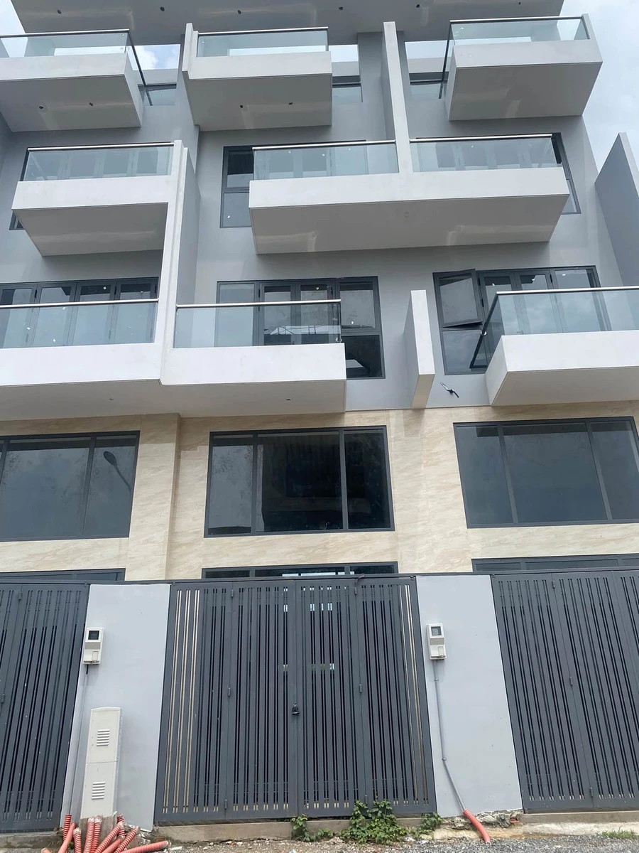 Bán nhà 1 trệt 1 lửng 3 lầu 57,64m2 đường Ngô Chí Quốc, Thủ Đức, giá 4,95 tỷ - Ảnh 1