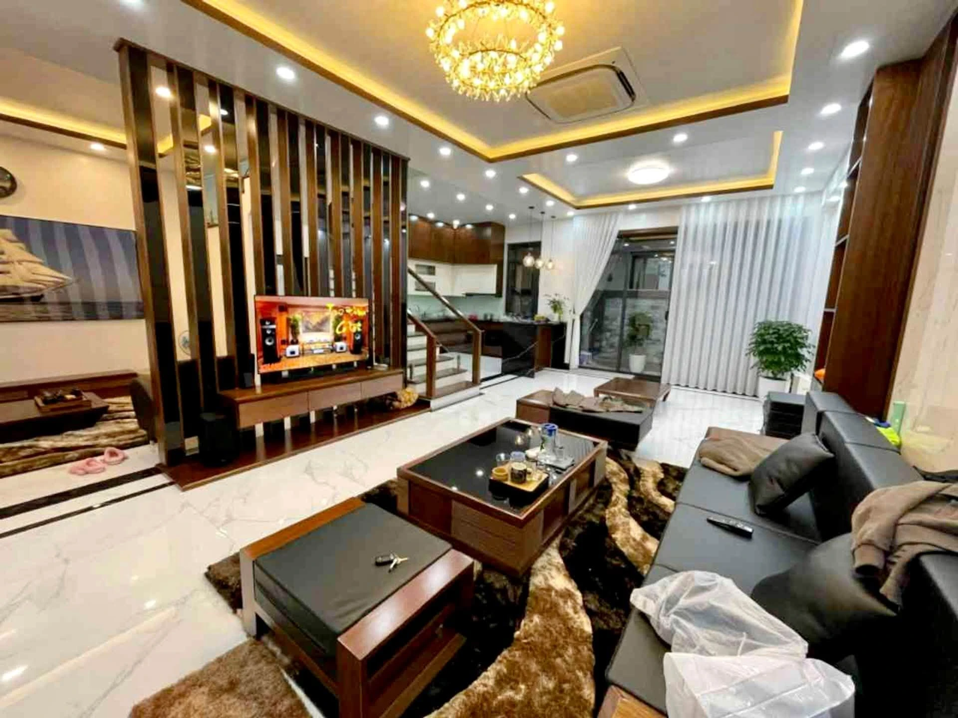 Bán căn hộ Vinhomes Imperia 96m² 3 phòng ngủ giá 16 tỷ - Ảnh 1