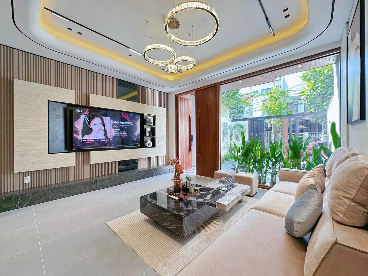 Bán nhà 3 tầng mặt tiền Hoà Xuân 100m2 giá 7 tỷ 850 - Ảnh thu nhỏ 2