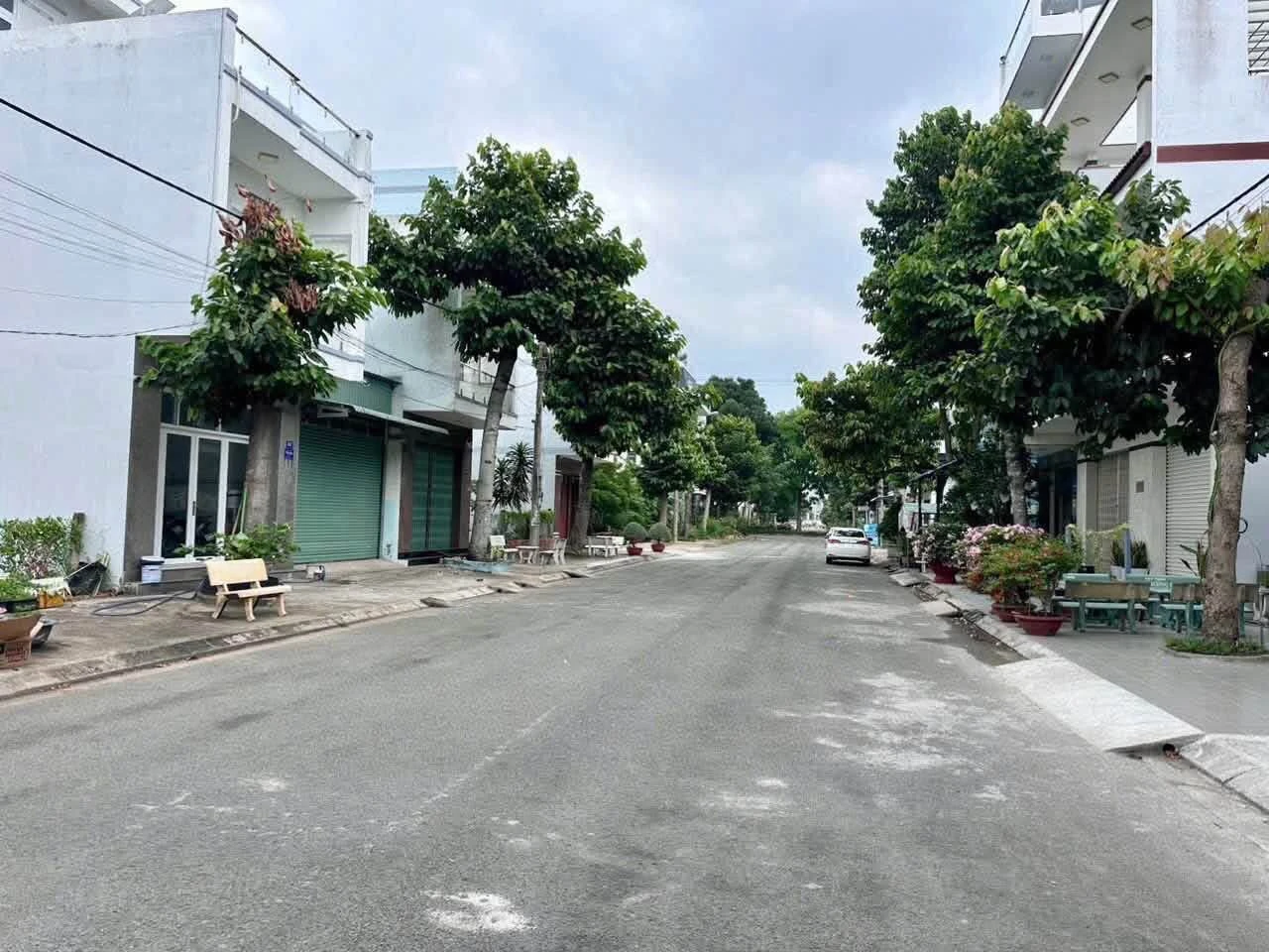 Bán lô đất thổ cư 90m² Long An, Tây Ninh 2,7 tỷ - Ảnh 1