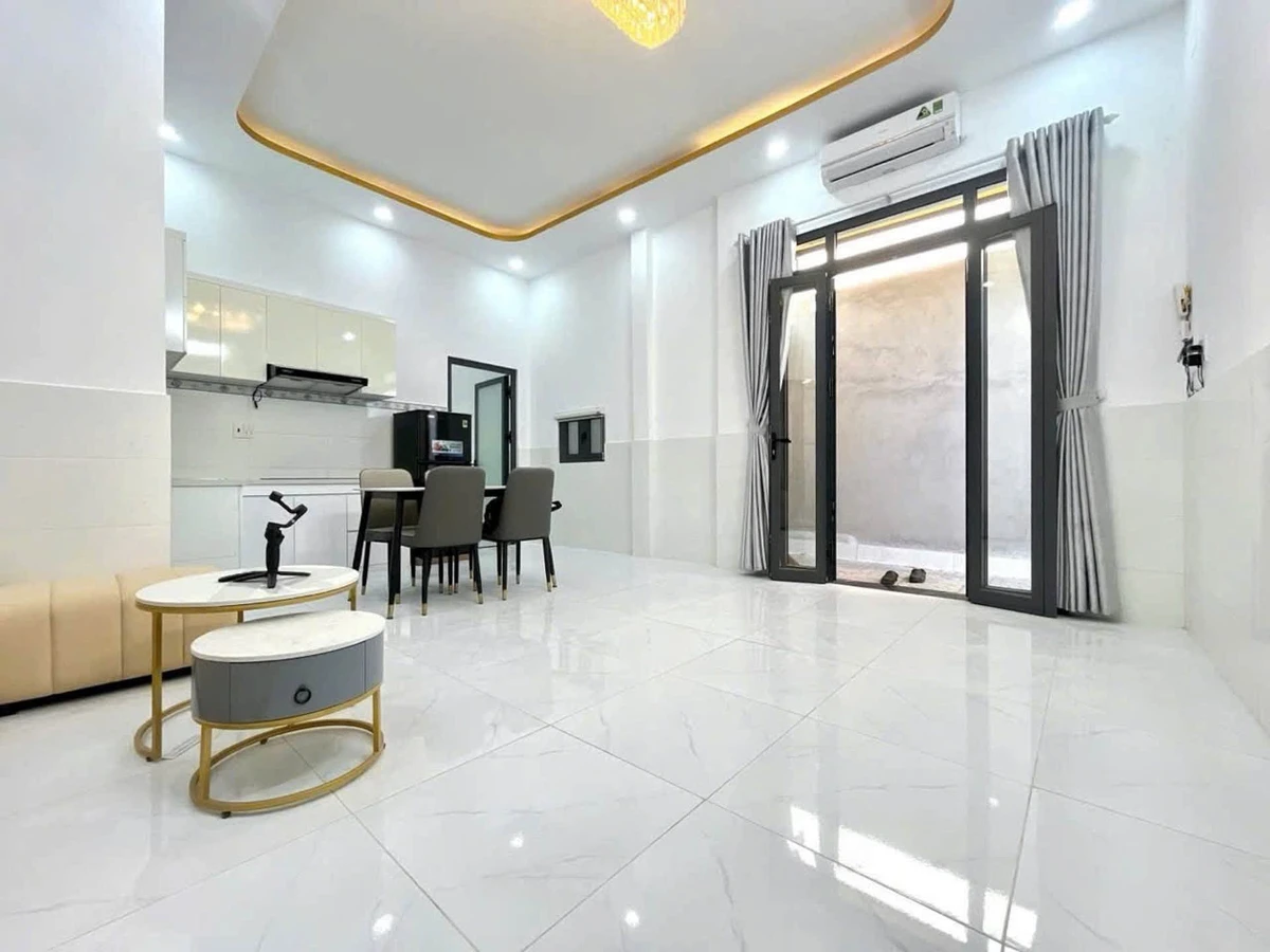 Bán nhà 1 phòng 42m² gồm full nội thất tại Huỳnh Tấn Phát - Ảnh 1