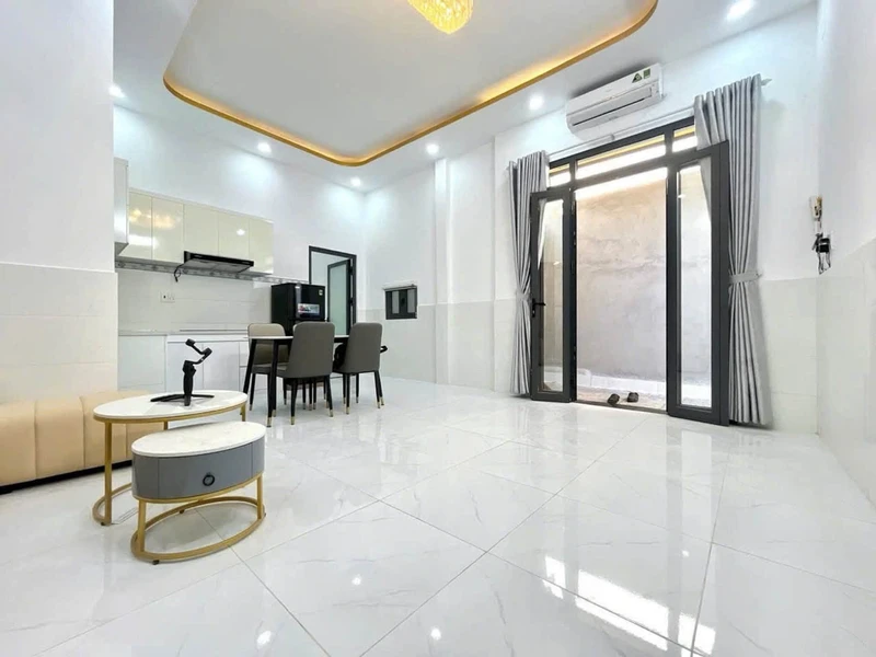 Bán nhà 1 phòng 42m² gồm full nội thất tại Huỳnh Tấn Phát