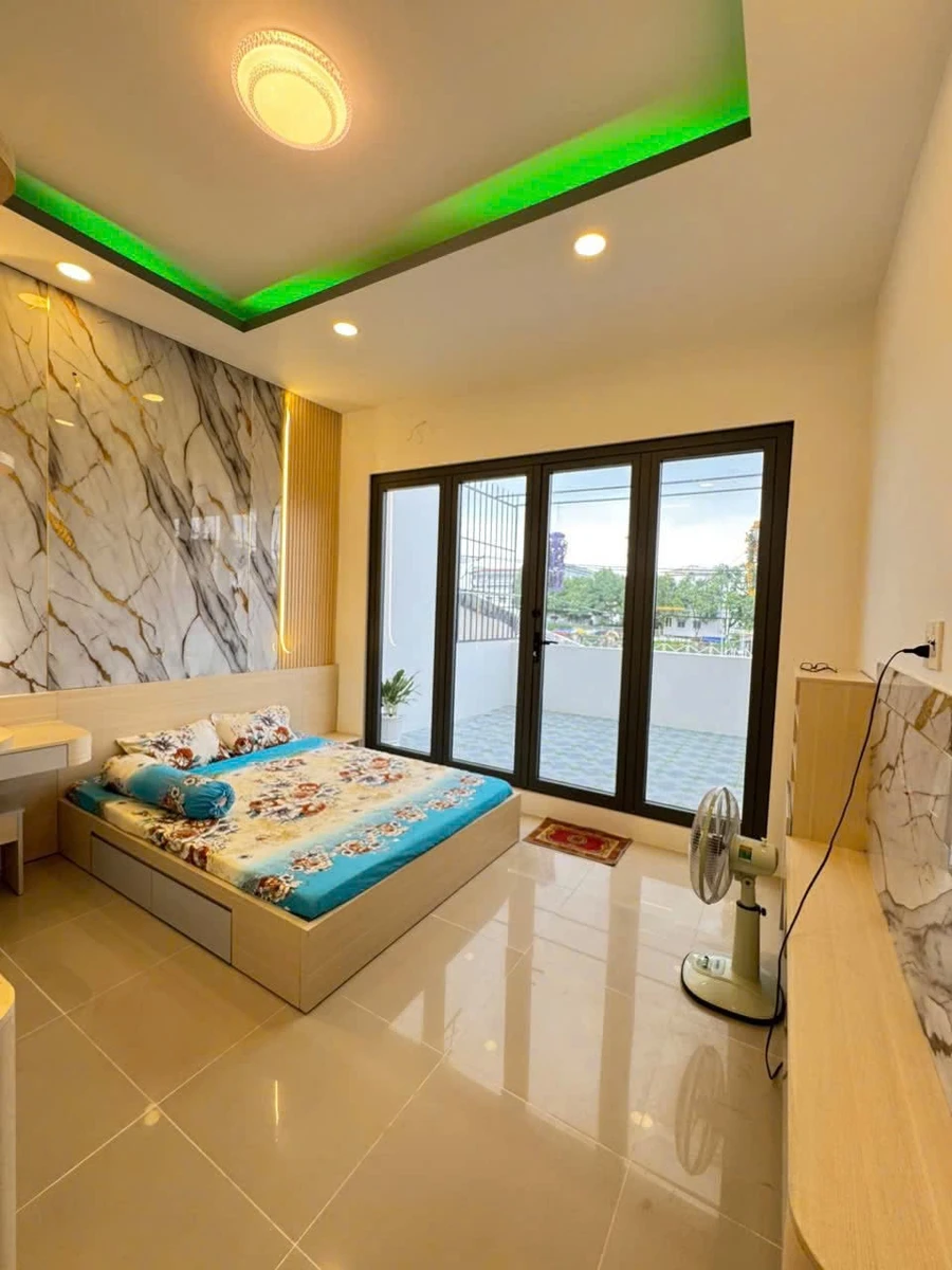 Bán nhà 3 tầng 5 phòng ngủ hơn 100m² Quận 8 - Ảnh thu nhỏ 2
