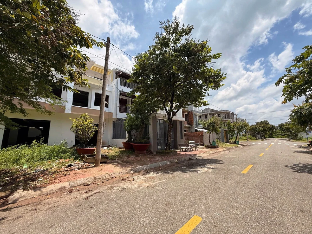 Bán nhà phố 125m2, 4-5 phòng, Bà Rịa, 3 tỷ 250 triệu - Ảnh thu nhỏ 4