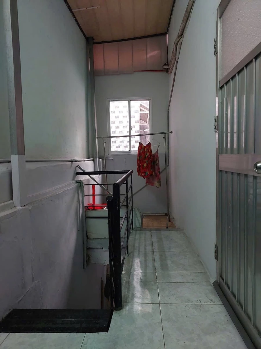 Bán nhà 4 phòng ngủ mặt tiền Khánh Hội Quận 4, 53m² - Ảnh thu nhỏ 3