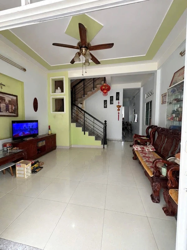 Nhà 2 tầng 2 mặt tiền 90m² gần biển Hòn Rớ 4,5 tỷ