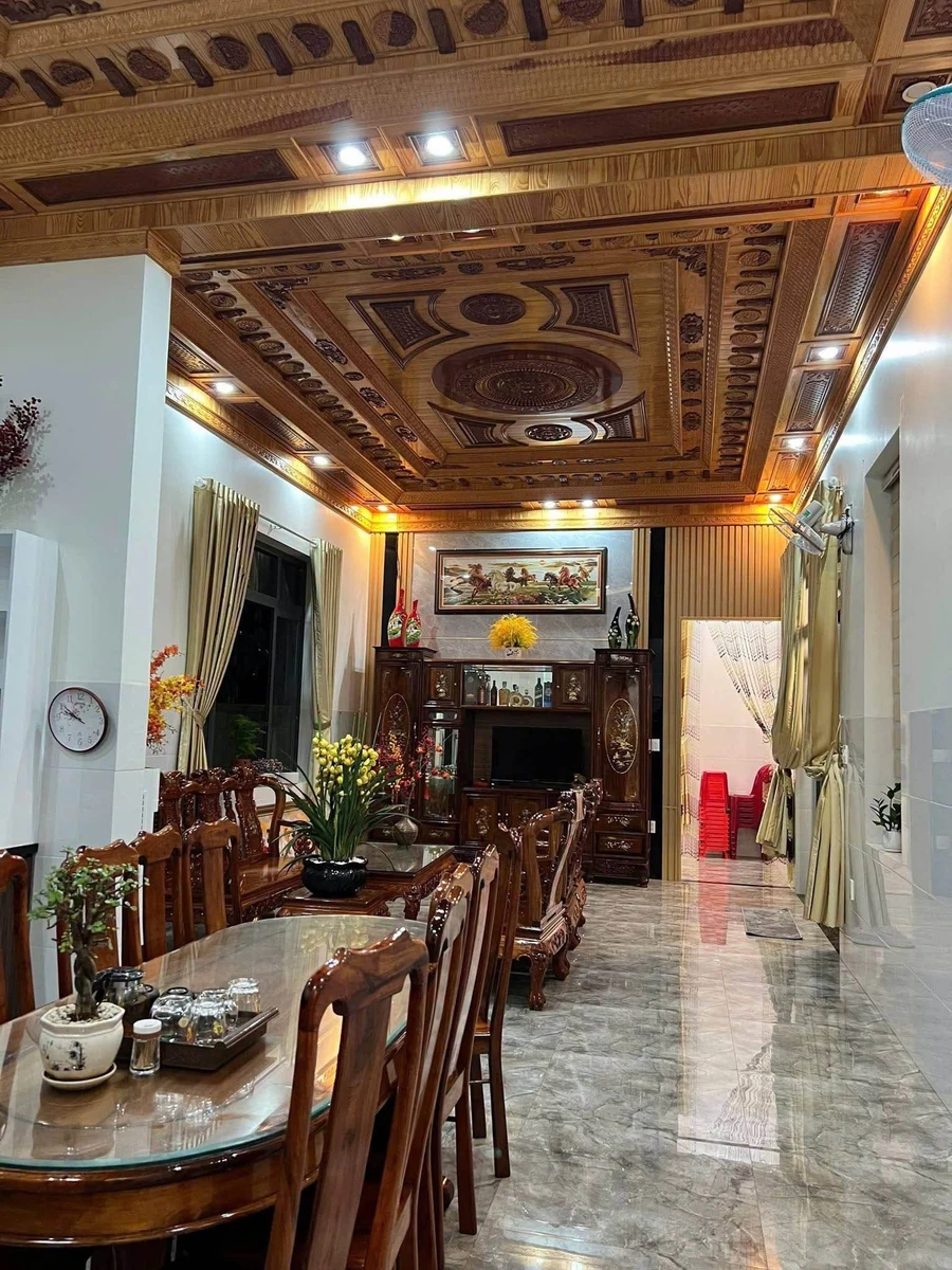 Bán nhà kiểu tân cổ điển 150m² 3PN, nội thất đầy đủ - Ảnh 1