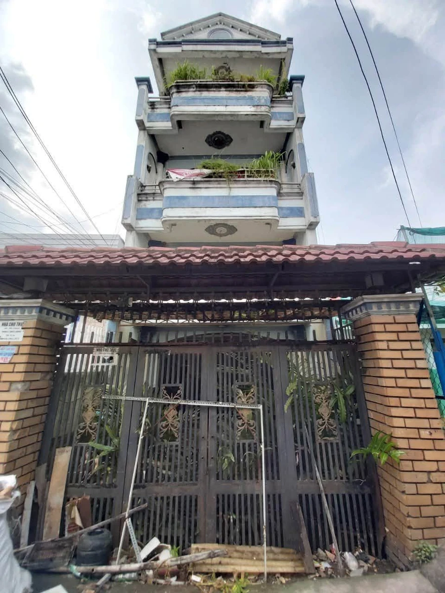 Bán gấp nhà hẻm ô tô 150m2, 1 trệt 3 lầu, hẻm Tỉnh lộ 10, Tân Tạo, Bình Tân - Ảnh 1