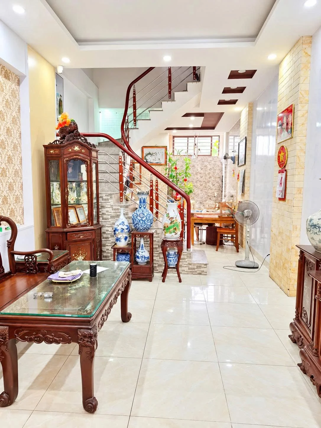 Bán nhà 3 tầng 3 phòng ngủ 45m2 gần Aeon Mall hơn 2 tỷ - Ảnh 1