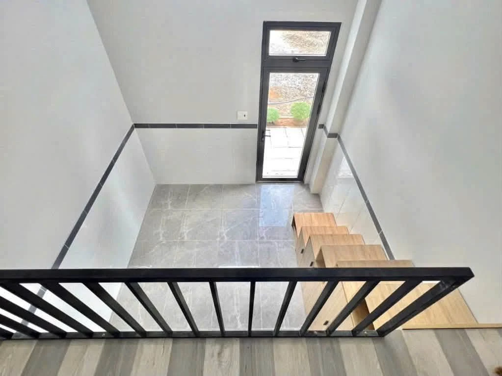 Bán tòa CHDV 81 phòng 3.193m2 gần Đại học Tài chính Marketing, giá 75 tỷ - Ảnh thu nhỏ 3