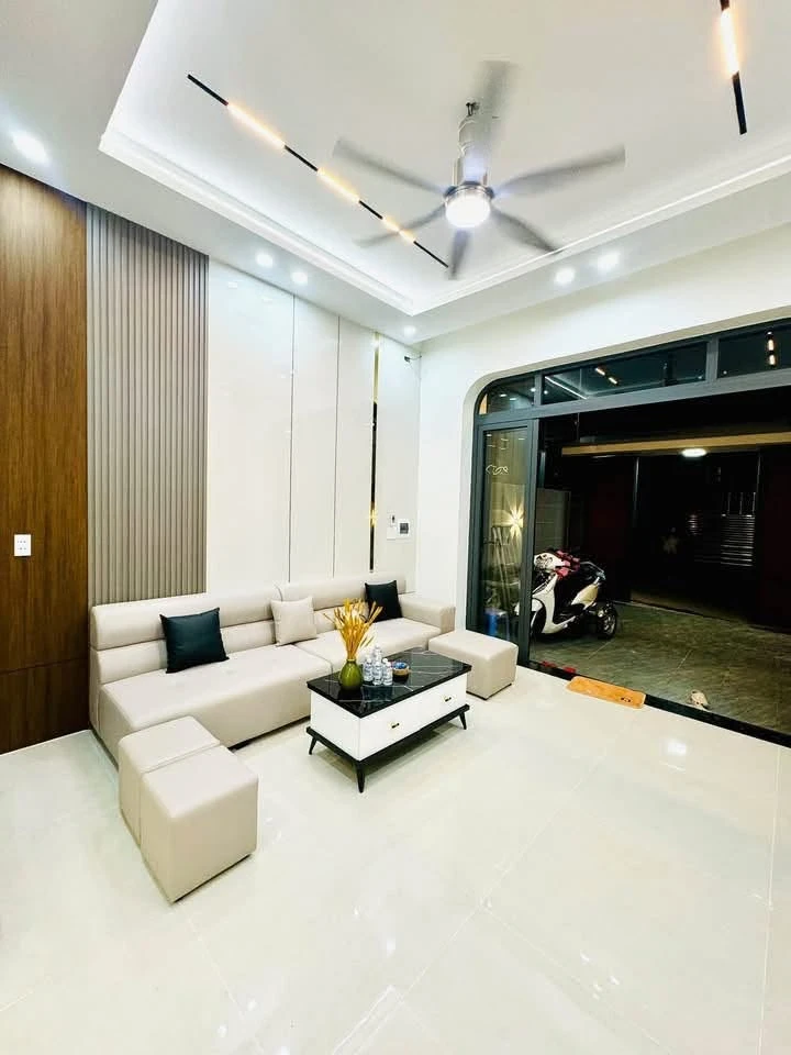 Nhà bán 1 lầu 1 trệt 140 m2, 3 PN, sổ riêng Long Bình - Ảnh 1