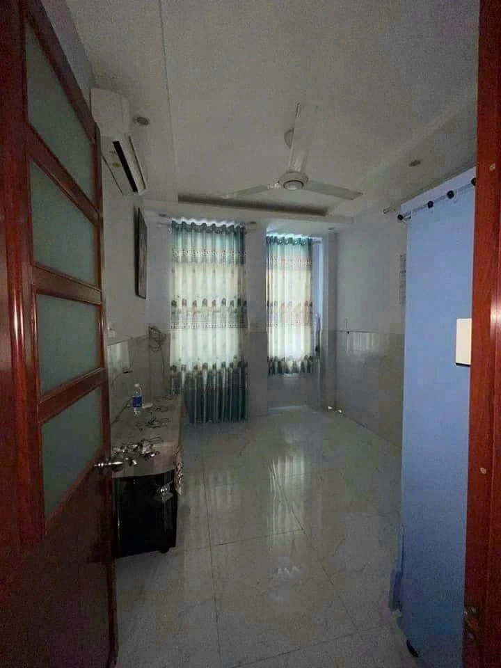 Cho thuê nhà 2 phòng ngủ Hoàng Diệu, Quận 4, 21m² - Ảnh thu nhỏ 2