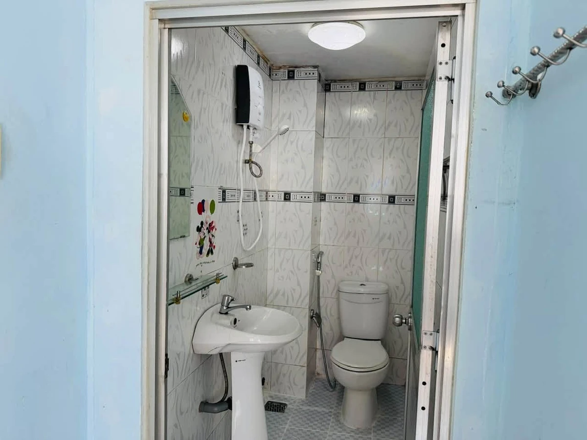 Cho thuê nhà 2PN 3WC 72m² Nguyễn Khoái Quận 4, 9,5 triệu/tháng - Ảnh thu nhỏ 4