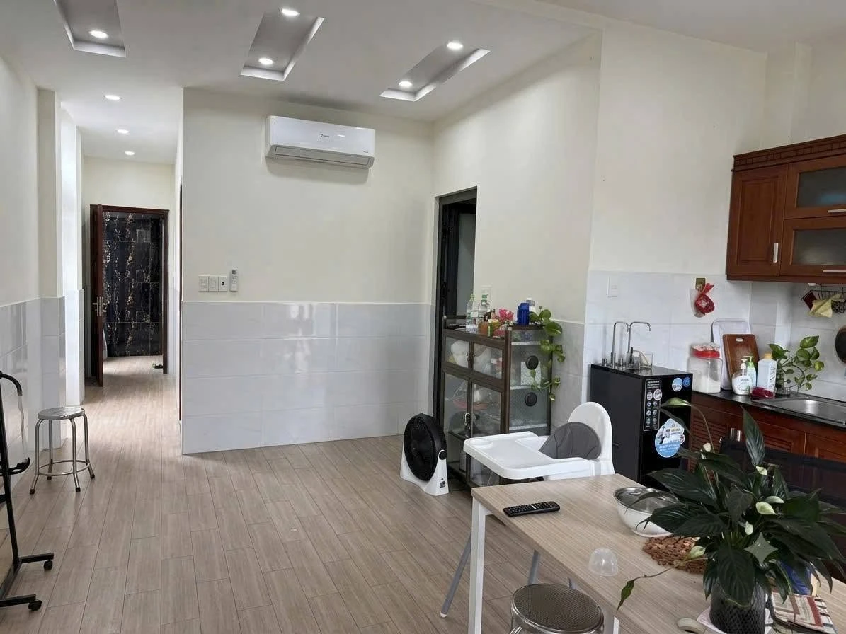 Bán nhà 5 tầng góc 2 mặt tiền 262m² Thủ Đức 9,8 tỷ - Ảnh thu nhỏ 2