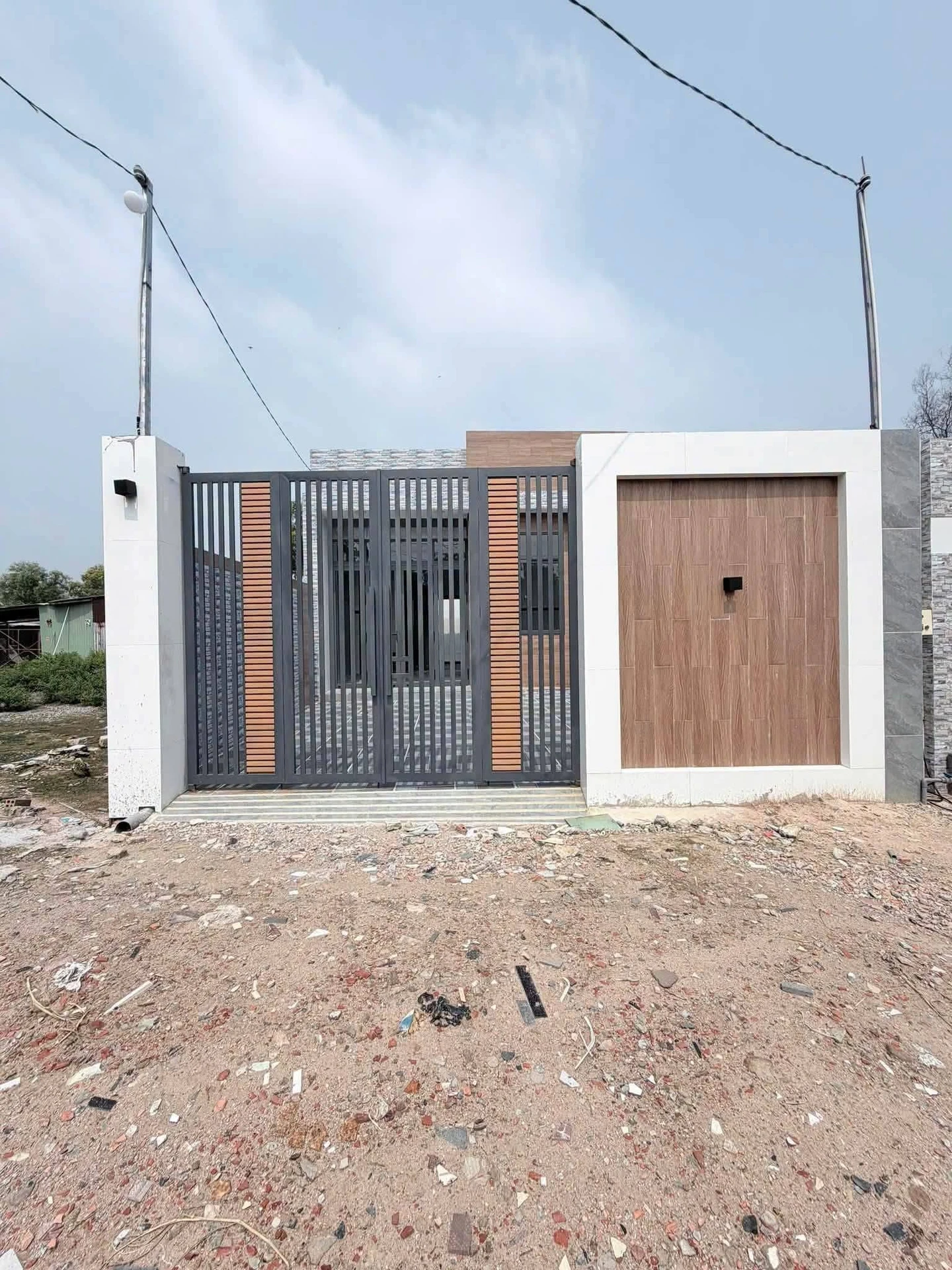 Bán nhà đồng sở hữu 2PN 108m² Bột Lộc 750 triệu - Ảnh 1
