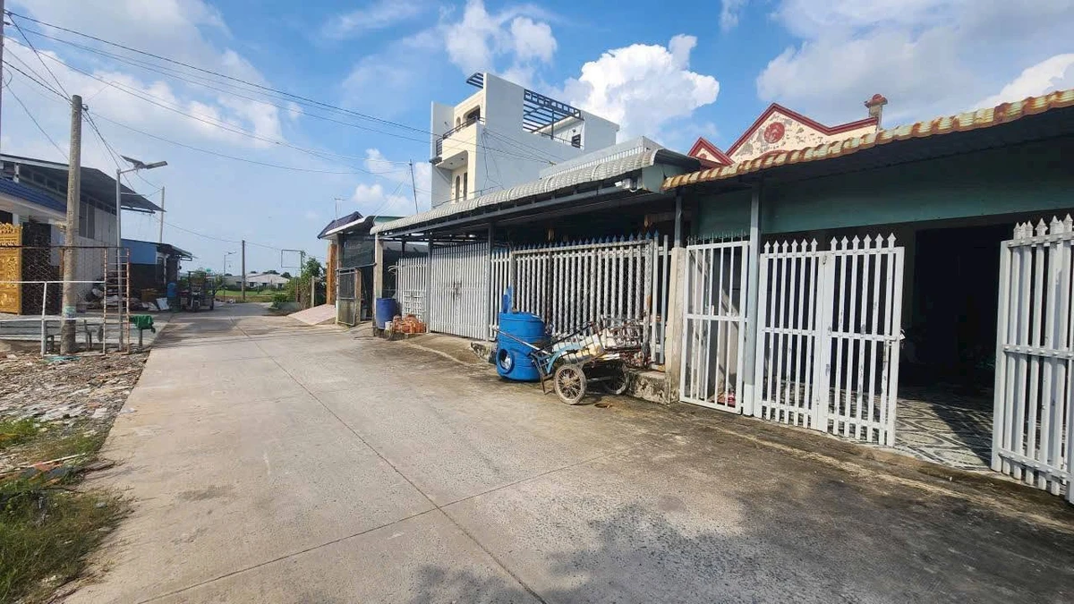 Bán nhà mặt tiền đường bê tông Đức Hòa Thượng 150m2, 1 tỷ 150 triệu - Ảnh thu nhỏ 2