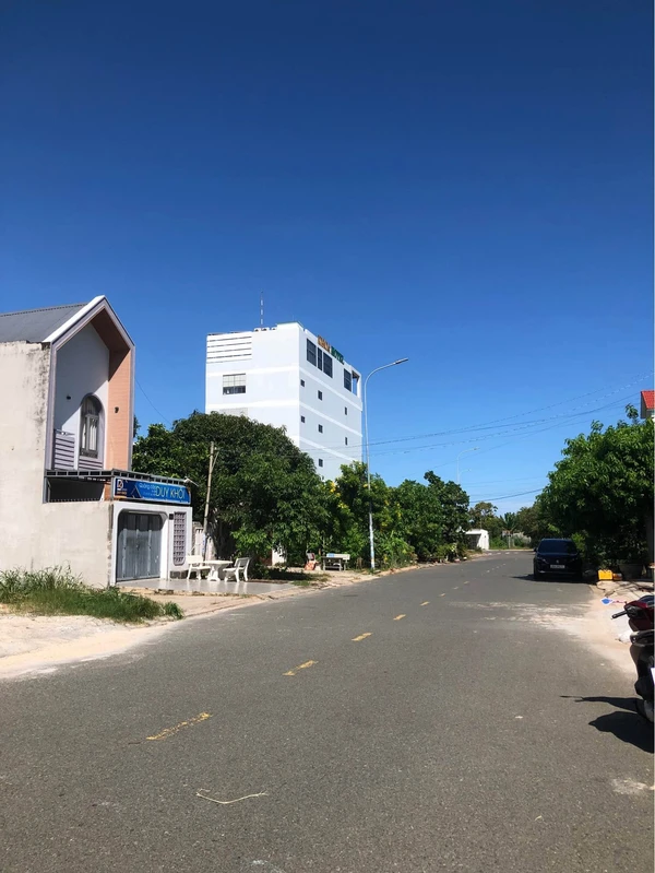 Bán nhà 1 trệt 1 lầu + thượng 100 m2, Phan Thiết