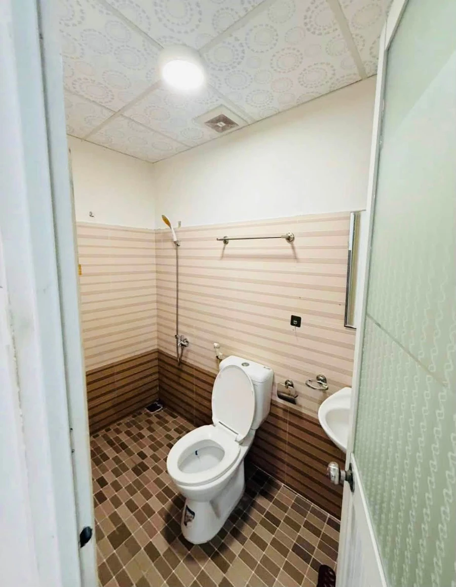 Bán nhà hẻm Hoàng Diệu Quận 4, 30m2, 1 trệt 2 lầu, 3PN, giá 5,6 tỷ - Ảnh thu nhỏ 5
