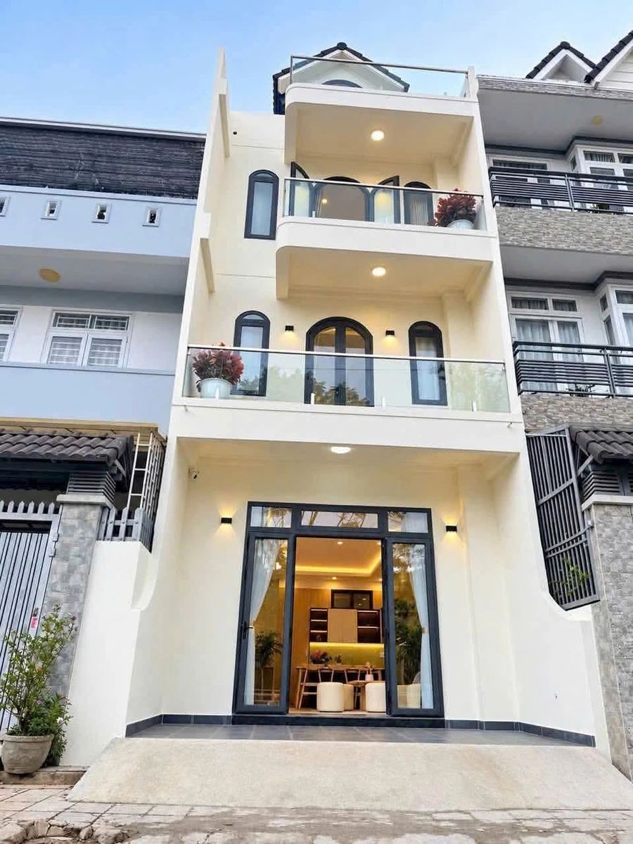 Bán nhà 2 mặt tiền Yersin, Đà Lạt, 101m², 13.5 tỷ - Ảnh 1