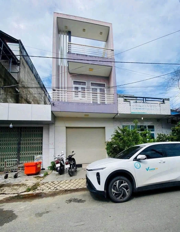 Bán nhà 1 trệt 2 lầu 87,7m² Bến Lức Long An 3,7 tỷ