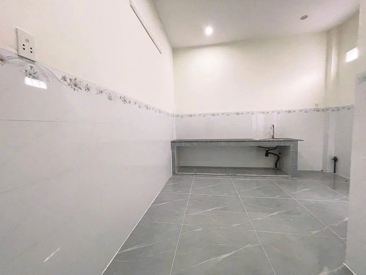 Bán nhà 5x18m thổ cư, 2 phòng ngủ, Bình Tiền 1, Đức Hòa Hạ, giá 1,65 tỷ - Ảnh thu nhỏ 2