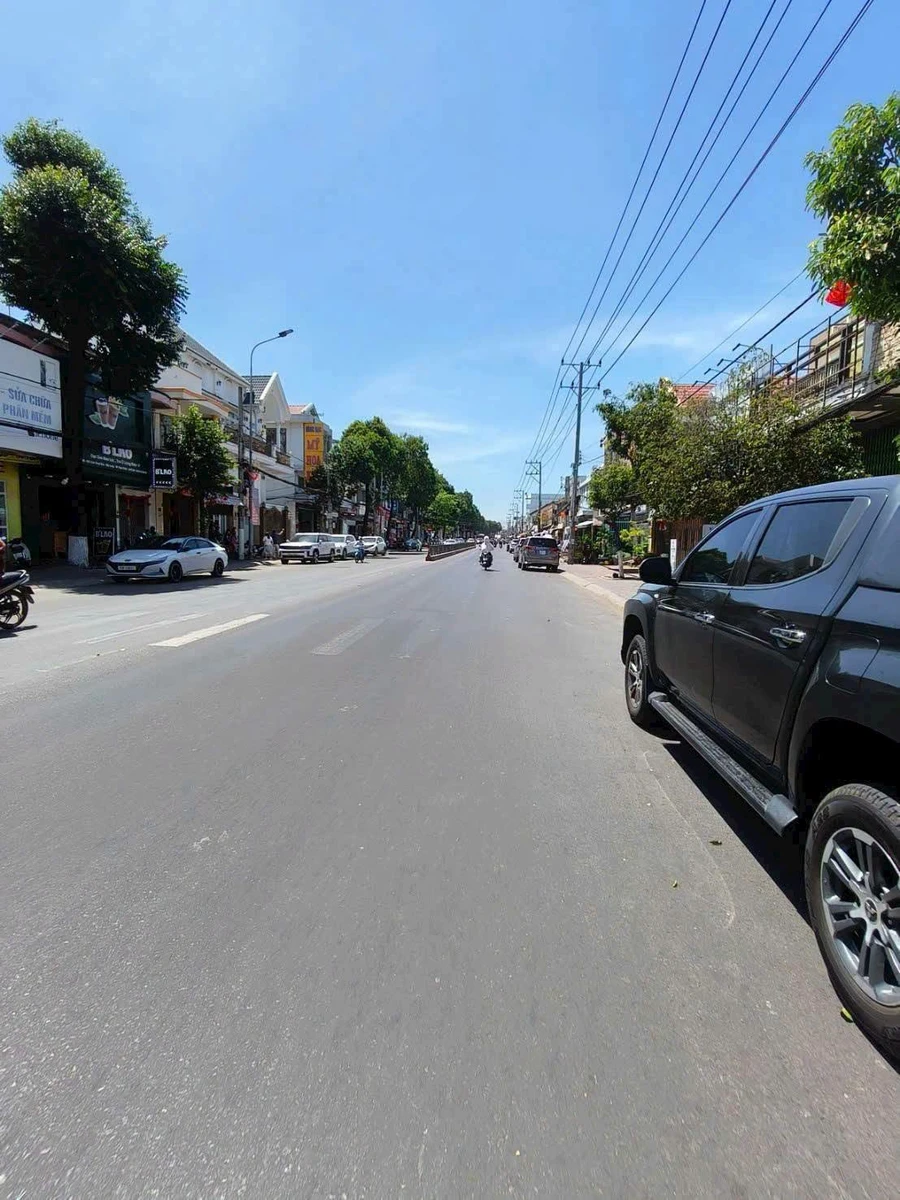 Nhà 2 lầu 2 mặt tiền Trần Hưng Đạo Phan Thiết 99.5m2 - Ảnh 1