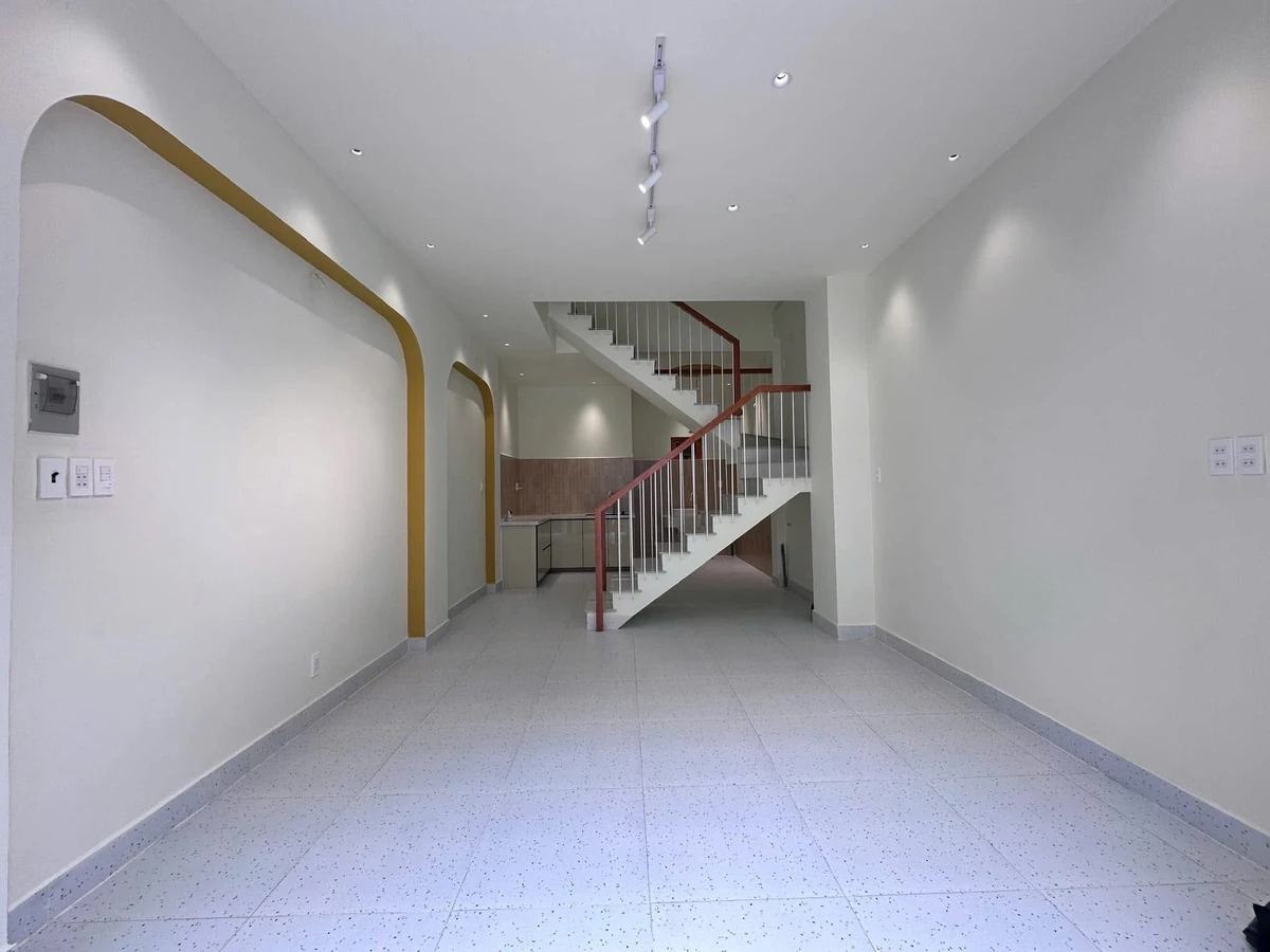 Bán nhà hẻm xe hơi 3 tầng 40m² 4PN đường Đô Đốc Long, Tân Phú, giá 7,1 tỷ - Ảnh thu nhỏ 2