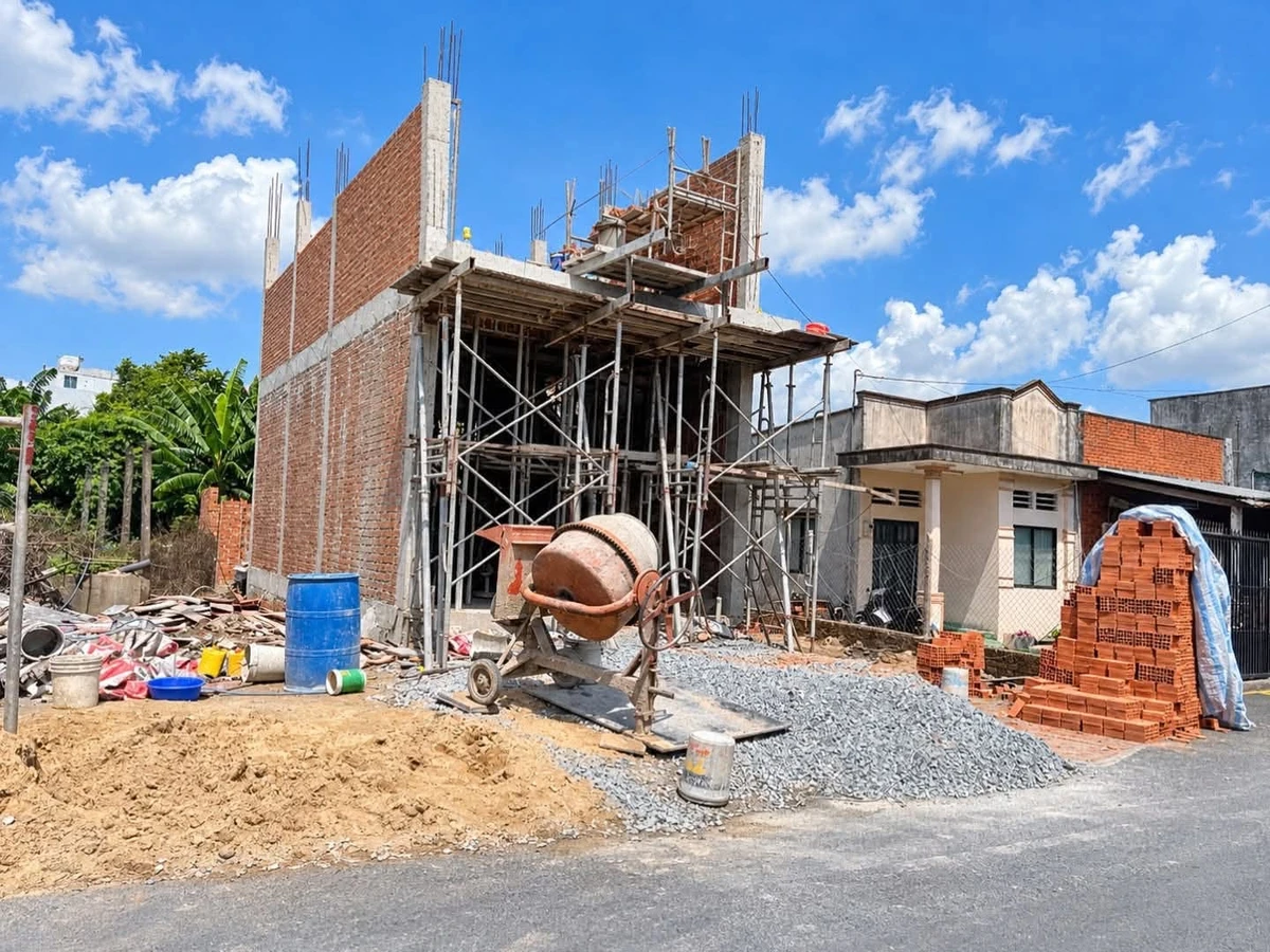 Bán đất Hóc Môn 120m2, mặt tiền 8m, giá 2,85 tỷ - Ảnh 1