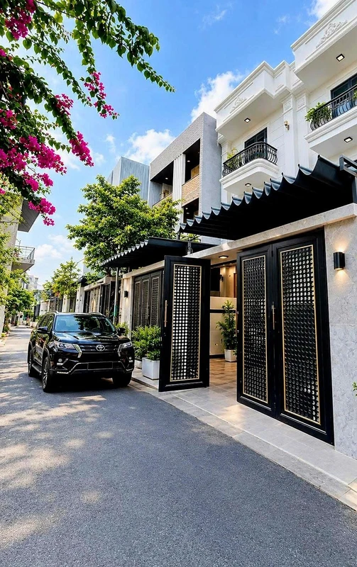 Nhà 2 tầng kiệt ô tô Hoàng Văn Thái, 65m², giá 3 tỷ