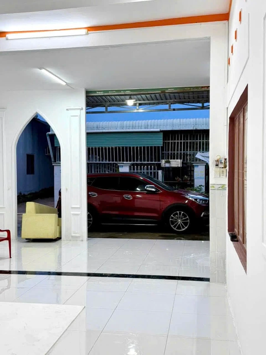 Bán nhà mới đường Đông Á, Tân Xuân, Hóc Môn, 7.5x19.5m, giá 2 tỷ - Ảnh 1