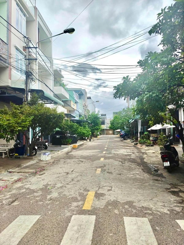 Bán đất ôm góc 2 mặt tiền 54m2 Quy Nhơn gần 3 tỷ