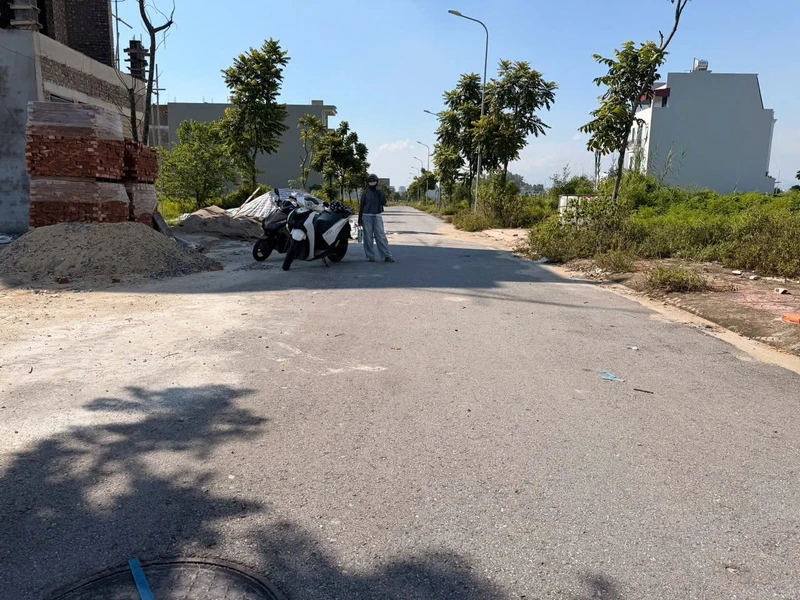 Bán đất liền kề Nam Vĩnh Yên 100m2, 2 tỷ
