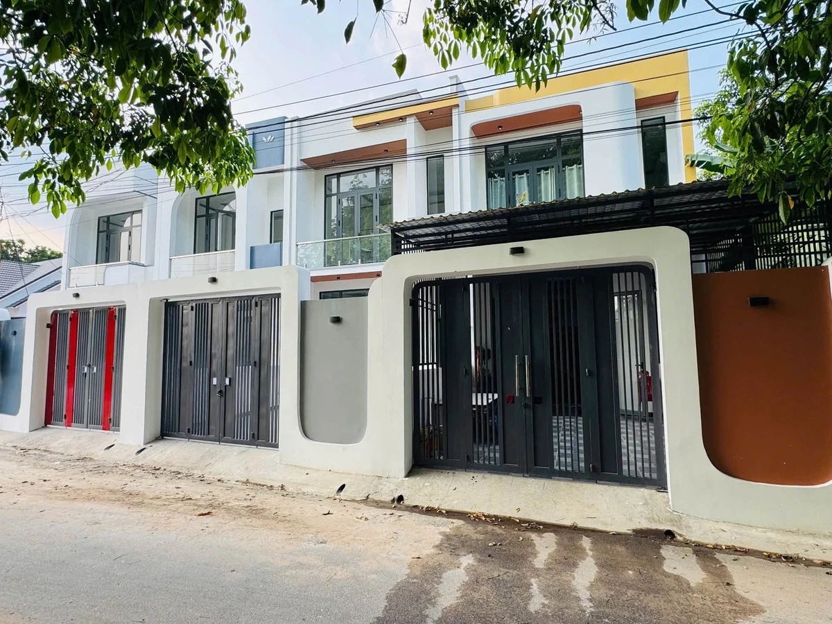 Bán nhà 1 trệt 1 lầu 3PN 97.4m² Hòa Lợi Bến Cát 2.35 tỷ - Ảnh 1