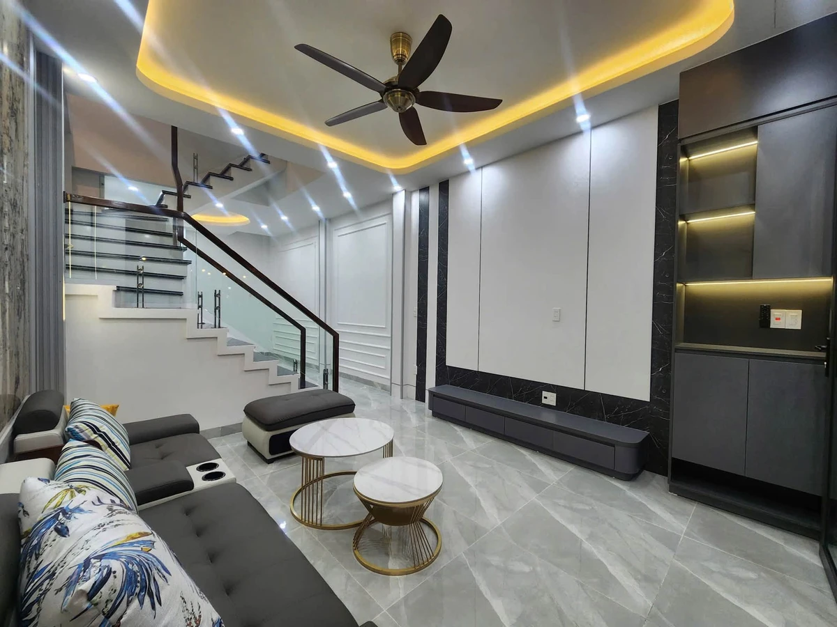 Bán nhà xây mới 41m2, 4 tầng, 4 phòng ngủ gần chợ Hàng, đường Hồ Sen - Ảnh thu nhỏ 2