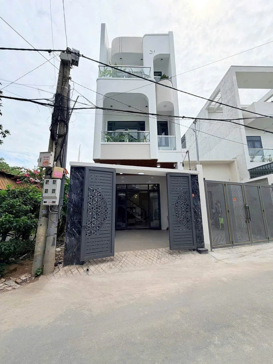Bán nhà 3PN, 200m2, 4 tỷ 5 tại Phường Biên Hòa - Ảnh 1