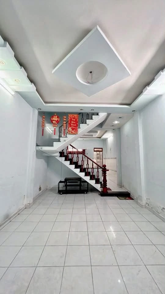 Bán nhà 3 tầng 4.5x15m 4PN 3WC hẻm 6m ô tô tránh nhau, Bình Tân, hơn 4 tỷ - Ảnh 1