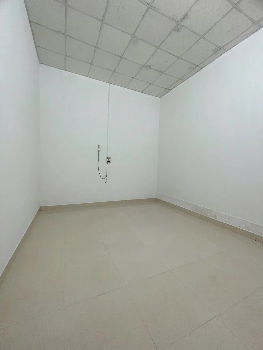 Bán nhà 150m² khu thu nhập thấp gần chợ Âu Cơ 990 triệu - Ảnh thu nhỏ 4