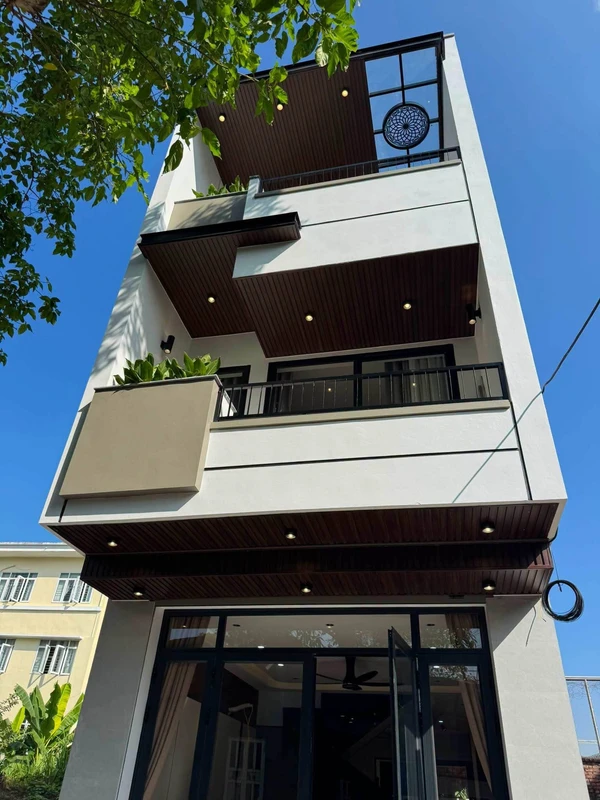 Bán nhà 3 tầng 186m² gần Trường Kinh tế 2 tỷ 8xx
