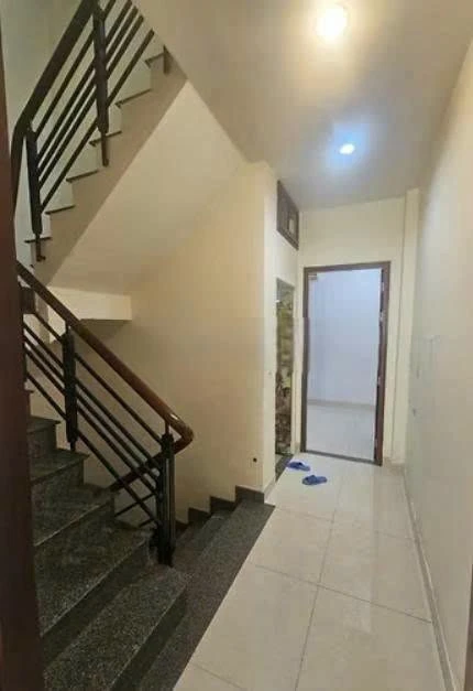 Cho thuê nhà hẻm 48m² 4 phòng 3 WC Quận 3 - Ảnh thu nhỏ 3